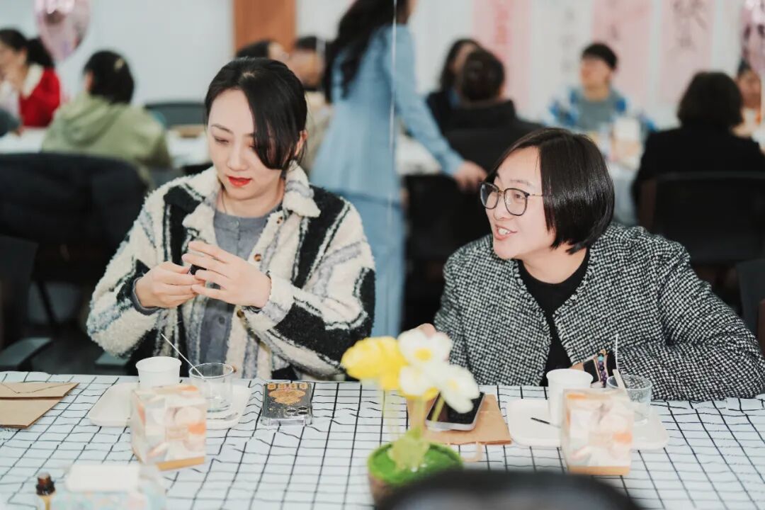 春風(fēng)如你 熠熠芳華∣祝全體女同胞節(jié)日快樂(lè)！